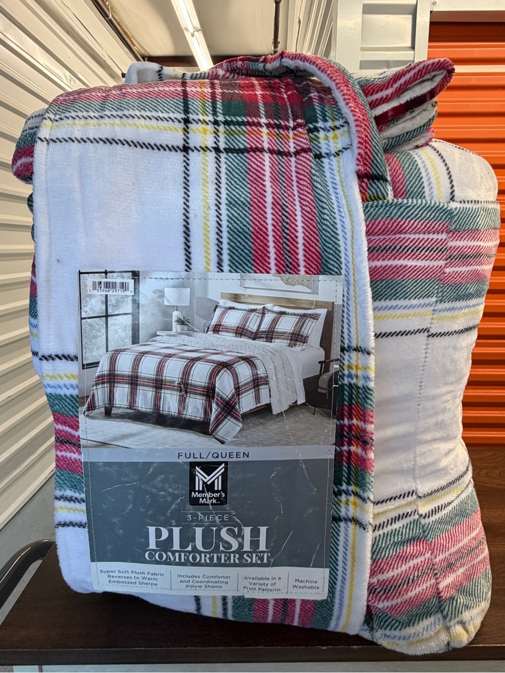 Member's Mark Full/Queen 3-Piece Reversible Plush Comforter Set Plaid Shams